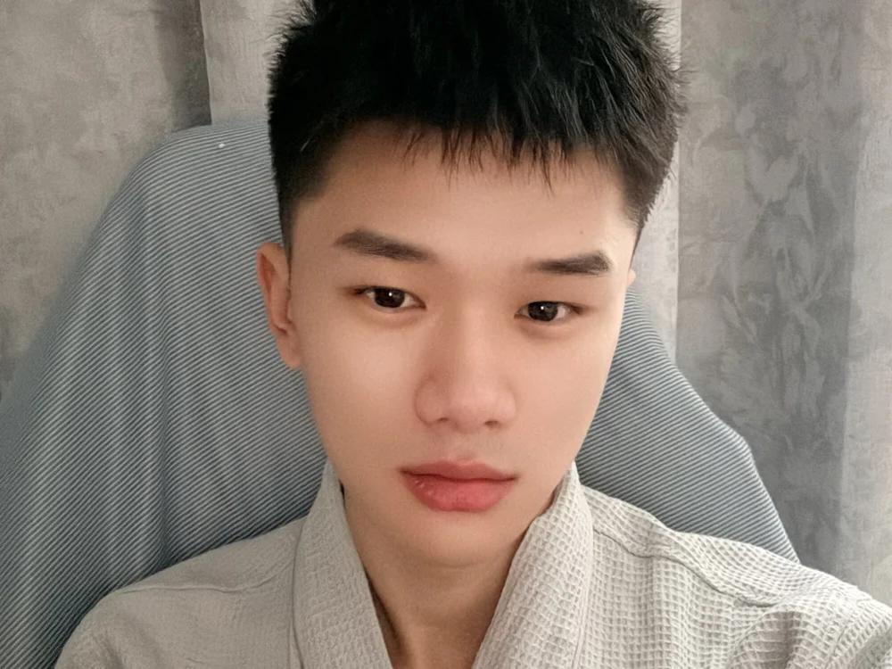 Czat XXX offline – Zhang_yiovo