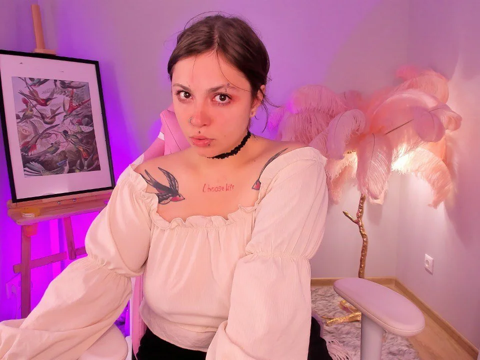 eyes_are_higher16333 Offline XXX Chat