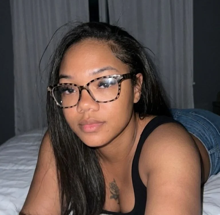 jade-rossen Offline XXX chat
