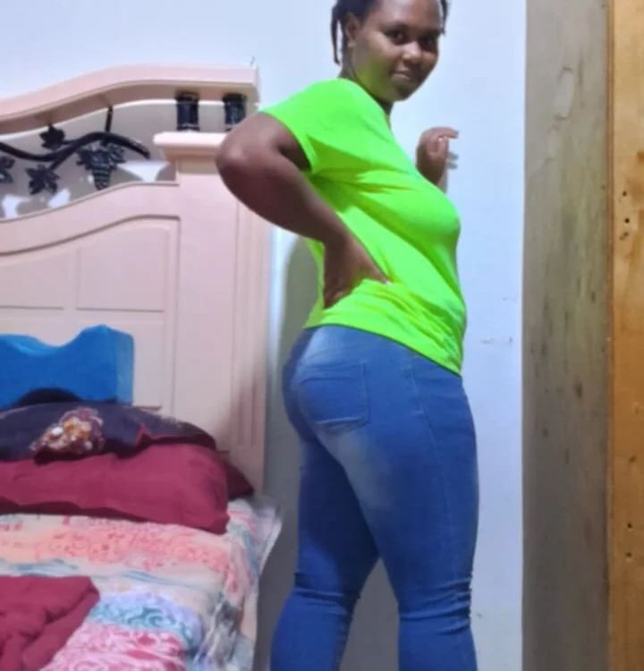 ebonyflower95n Offline XXX chat