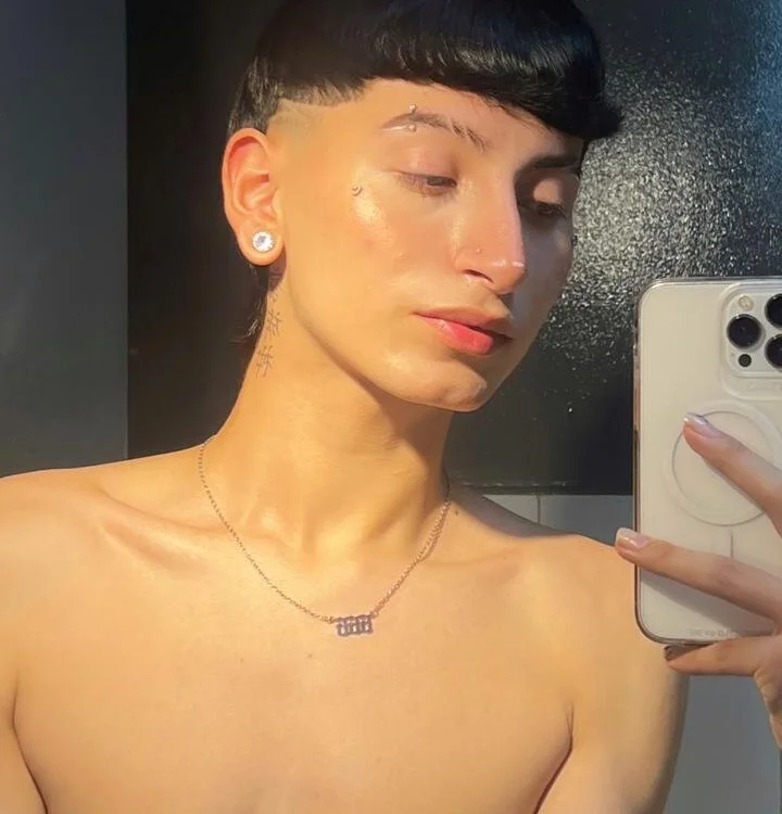 دردشة slim_tian الجنسية دون اتصال