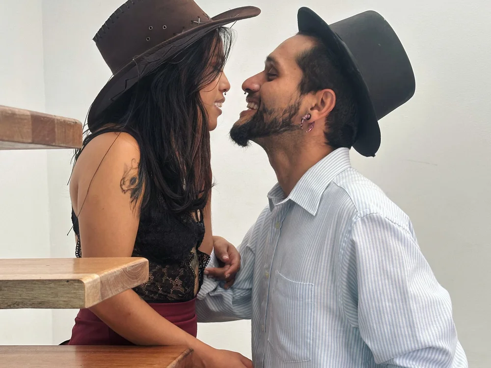 _DirtyCouple_'s Offline XXX Chat