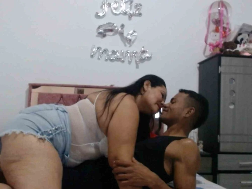 maleficos_hot's Offline XXX Chat