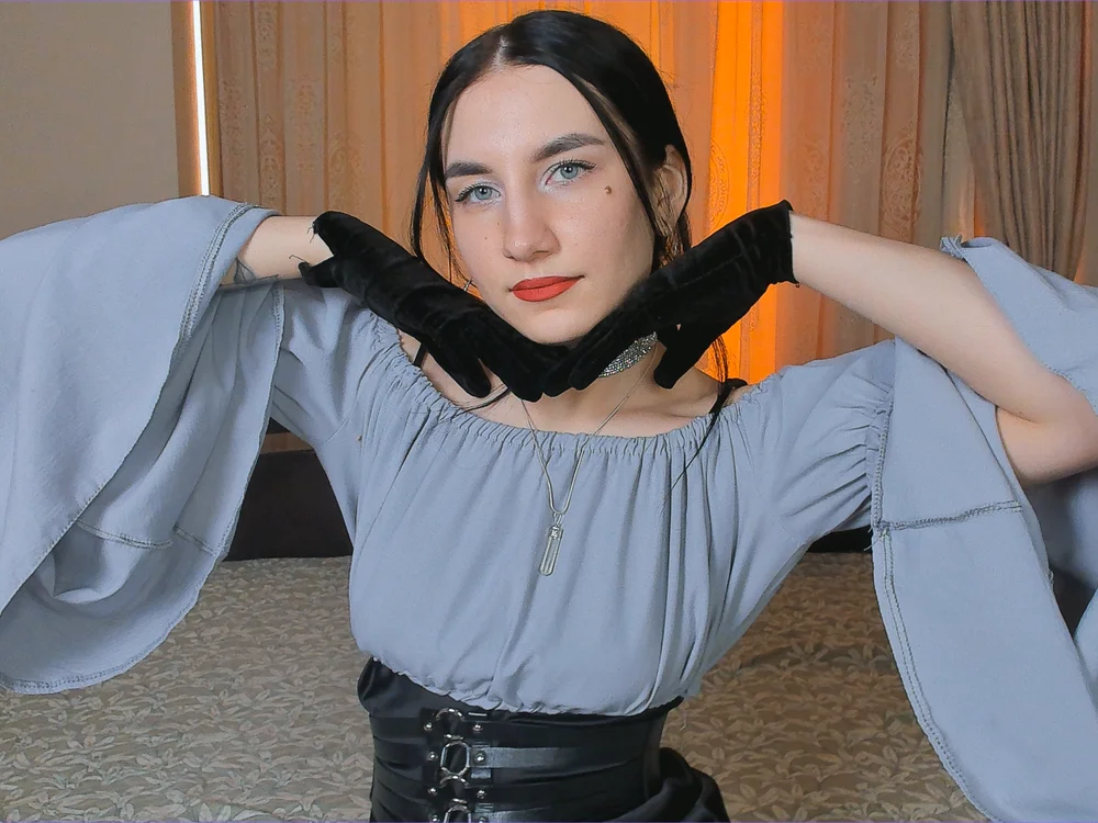 HollyGillf's Offline Chat Room