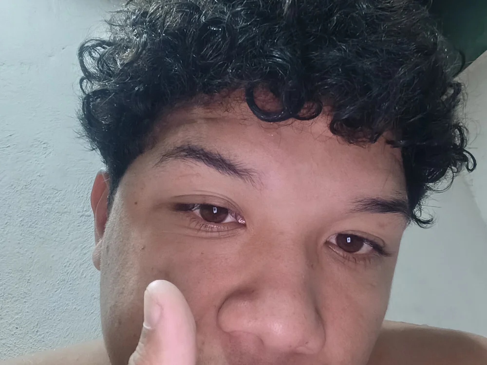 Moneye1090's Offline XXX Chat