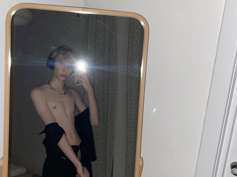 ruiben_'s Offline XXX Chat