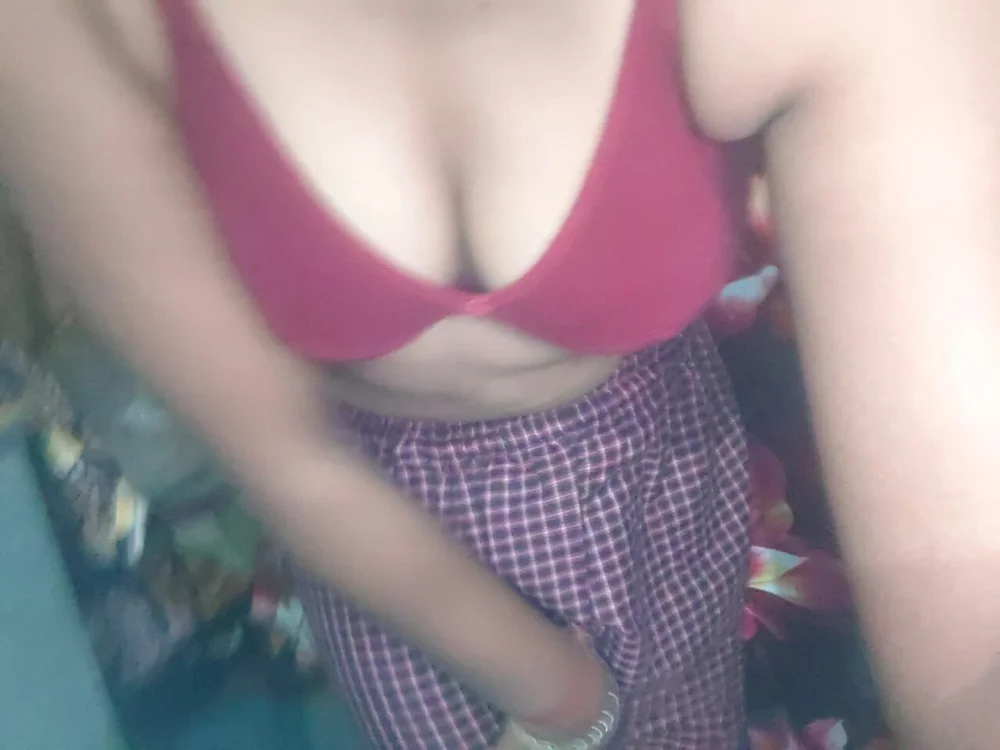 hot_jasmine20's Offline XXX Chat