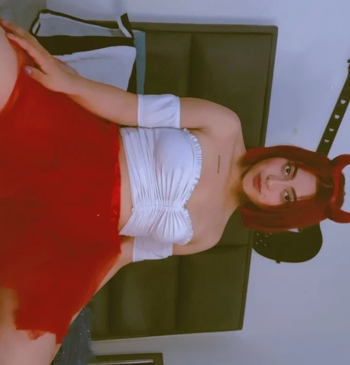 luna_roja's Offline Chat Room