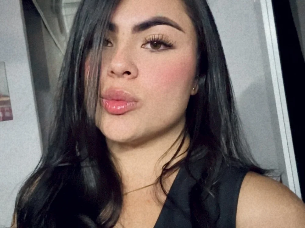 juli_vega's most recent online preview