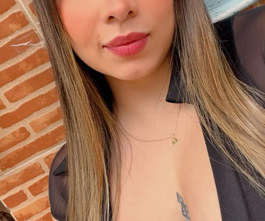 دردشة ariana_smith04 الجنسية دون اتصال