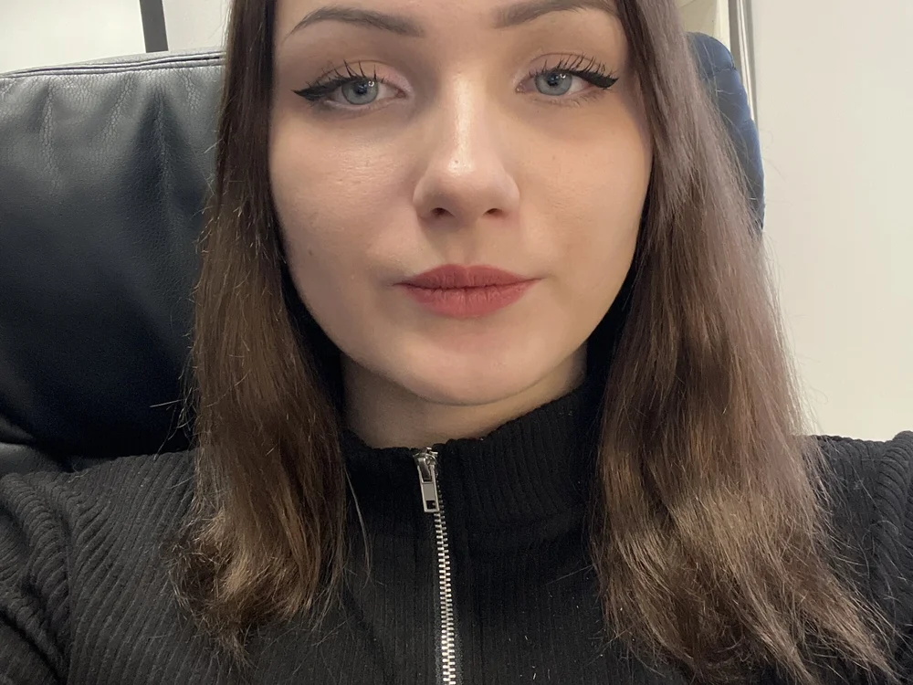 Erika_Thomas' Offline Chat Room