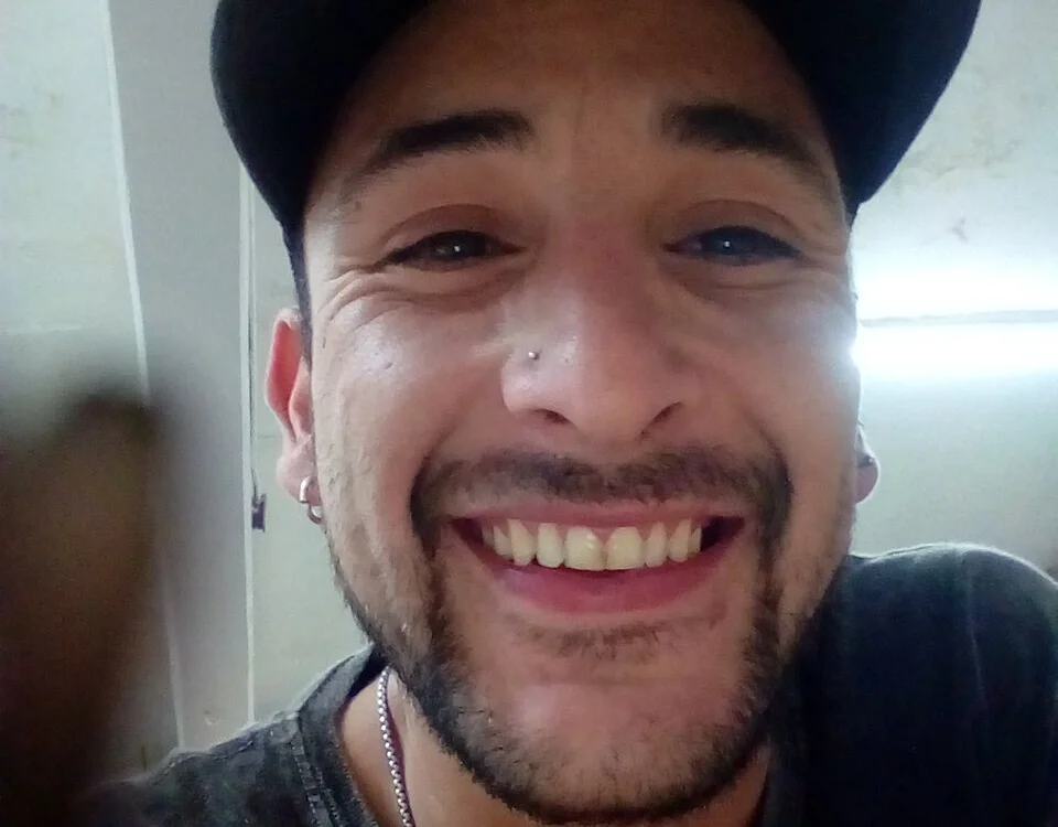 GrotesquePass996's Offline Chat Room