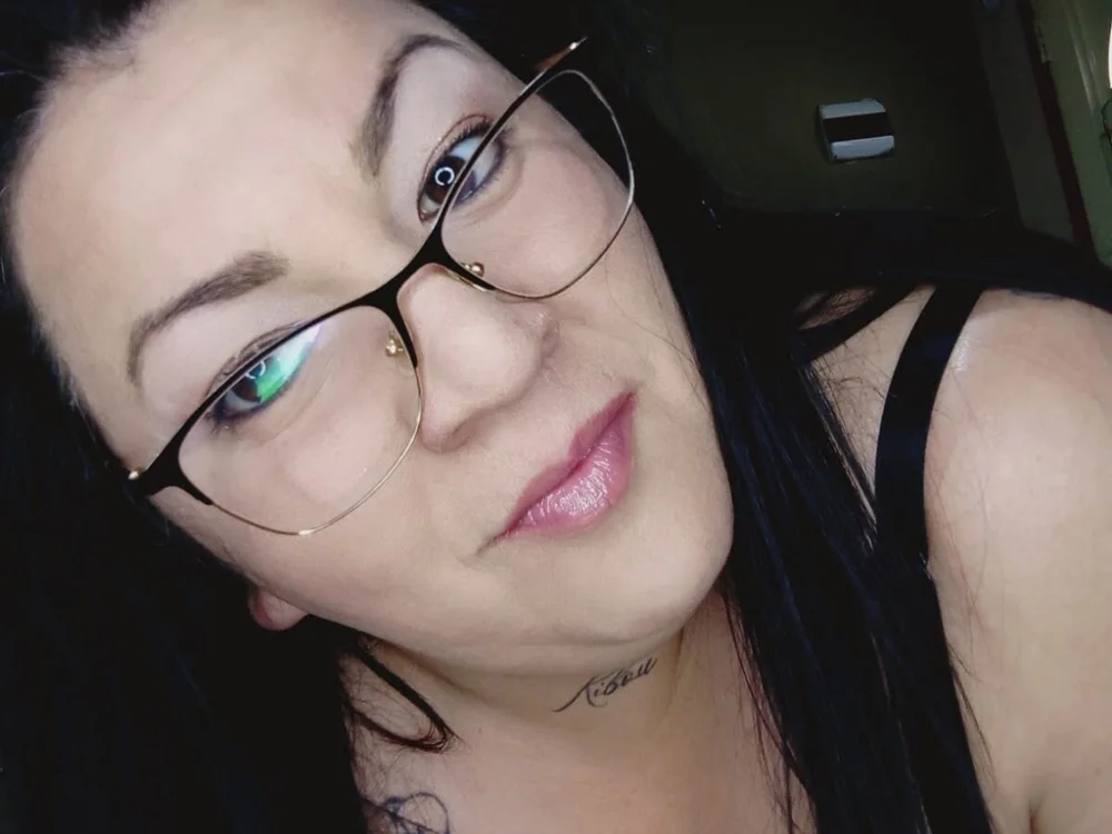 bigassqueen1 offline chatrum