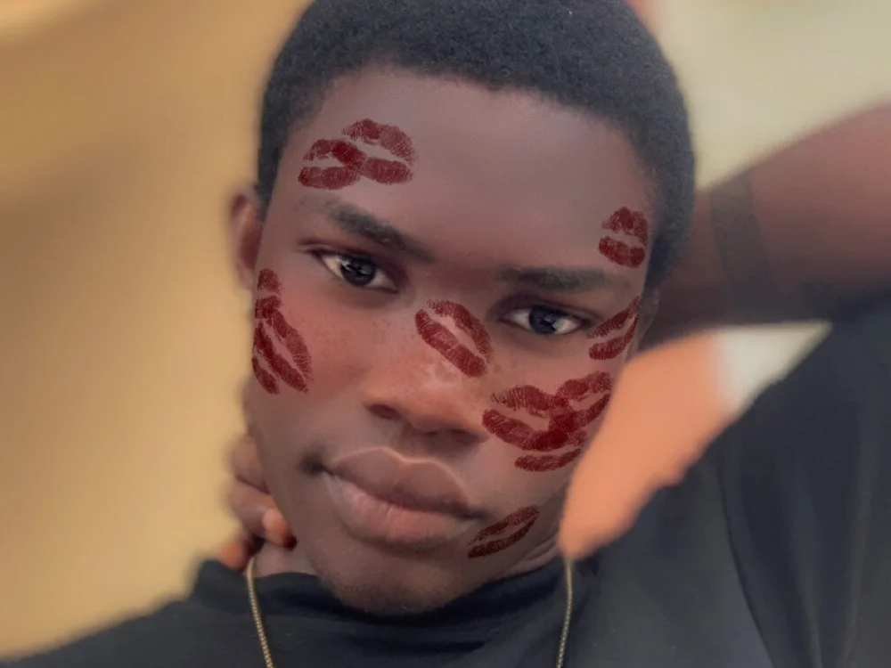 HeapedSeaport Chat XXX offline