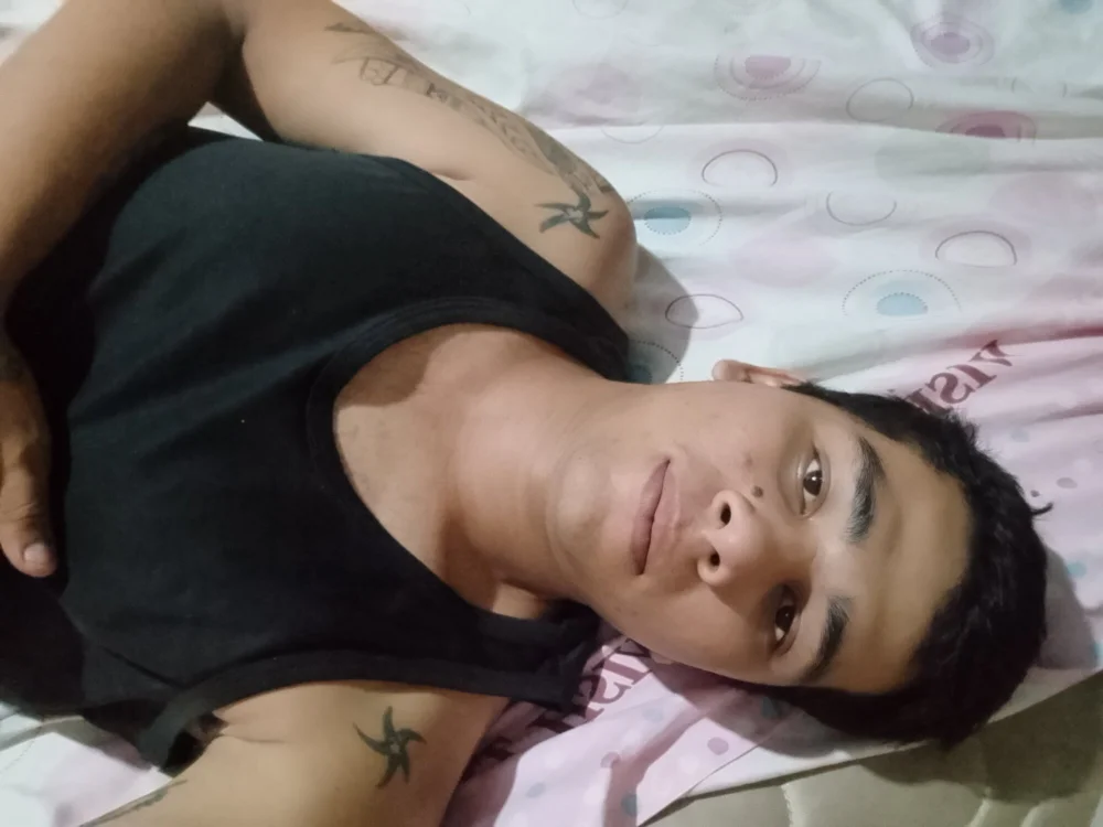 Elvenozo0 অফলাইন XXX চ্যাট