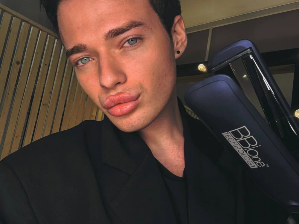 Kristenegor Chat XXX offline