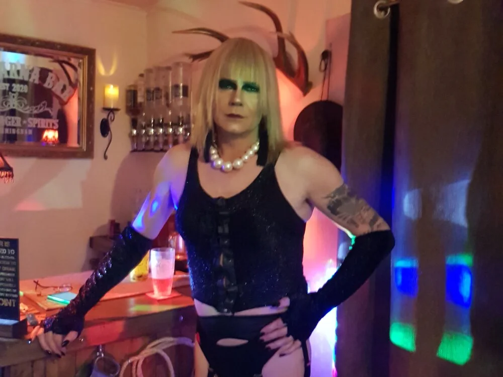 Chatroom XXX hors ligne de Lilyarna01