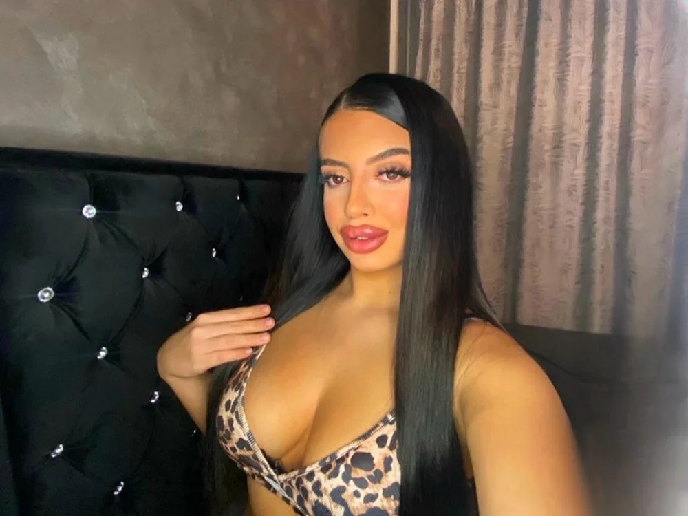 Eva_Vawn's Offline Chat Room