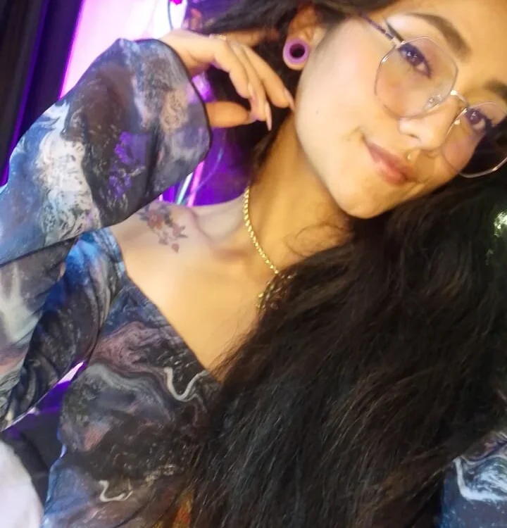 raven_smith_ Offline XXX-chat