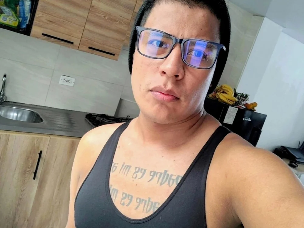 BLACKGUY2345 Offline XXX-chat