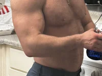CloudyMuscle28 Live XXX-Chat