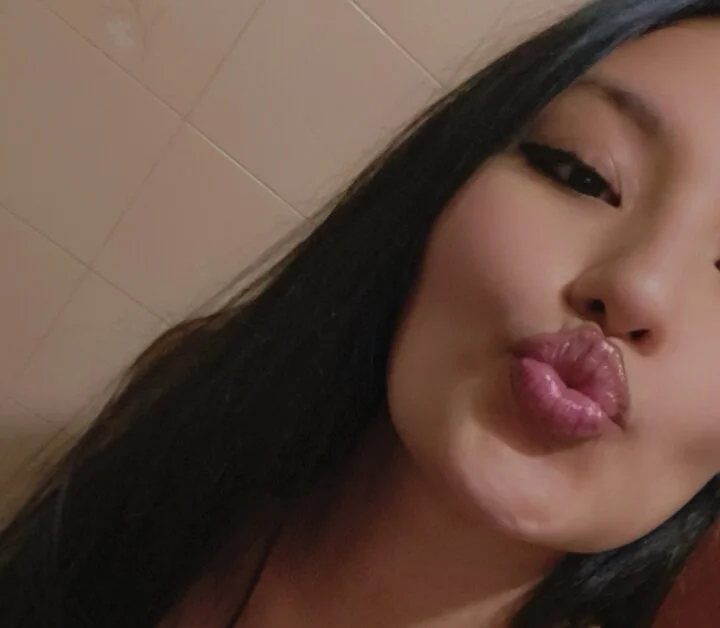 Офлайн-чат XXX emmaa_garciia