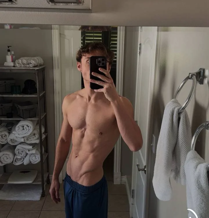 دردشة Bootyboy4234 الجنسية دون اتصال