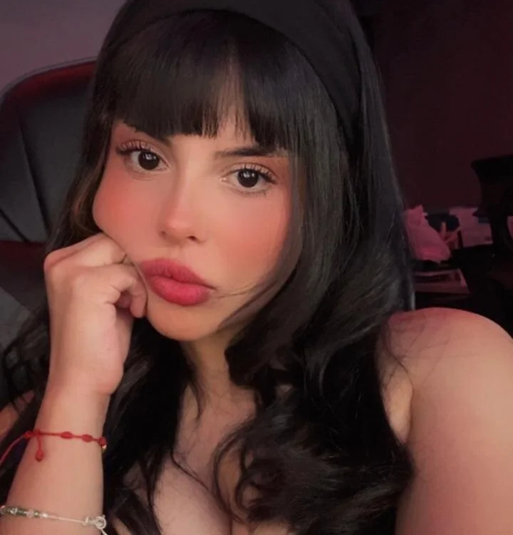 Offline XXX chat arya_sunshine