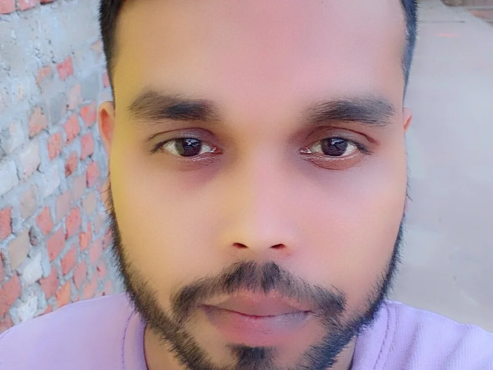 HiddenPilot83 অফলাইন চ্যাট রুম
