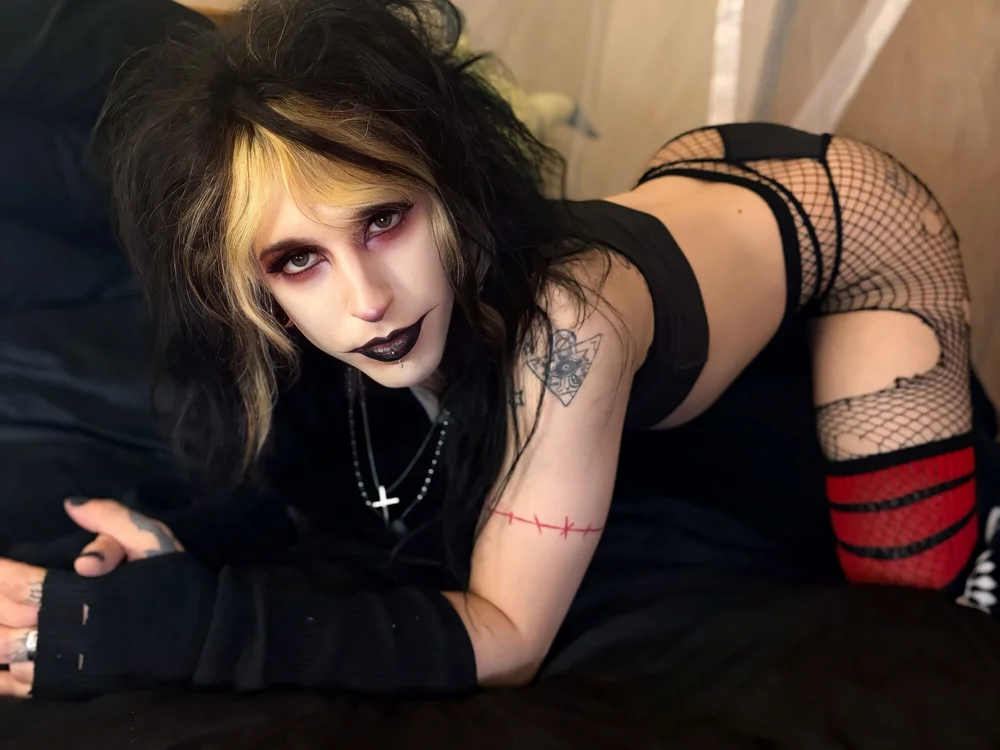 sabrinathorn offline chatrum