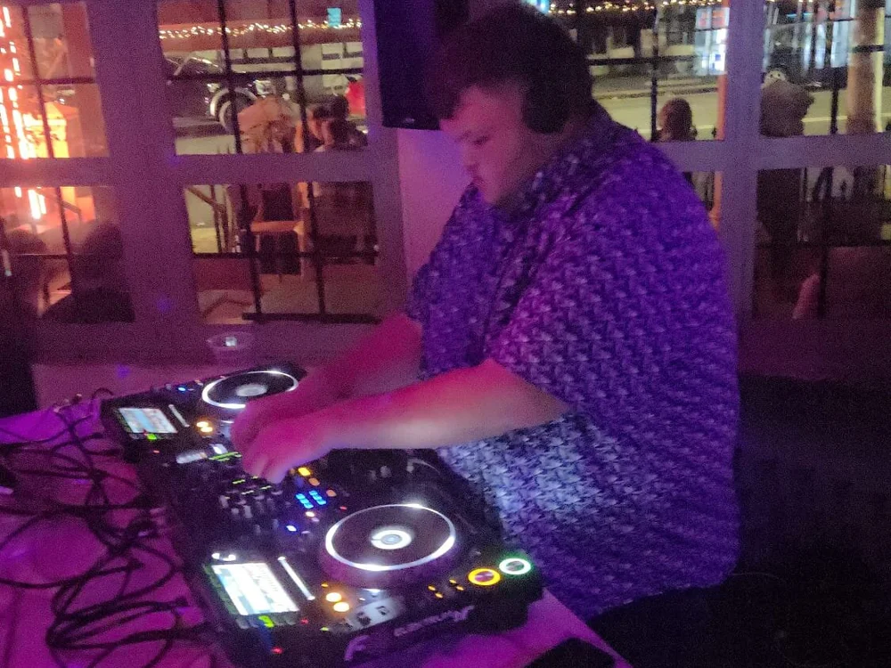 neXus_2003_'s Offline XXX Chat