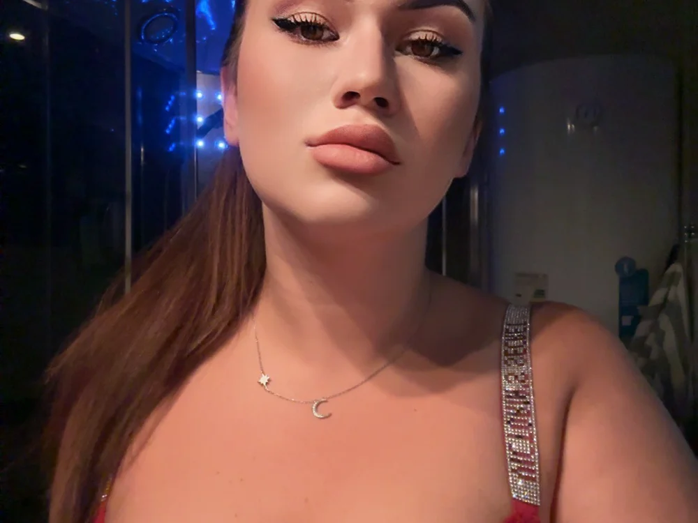 Mia-Moona's Offline Chat Room