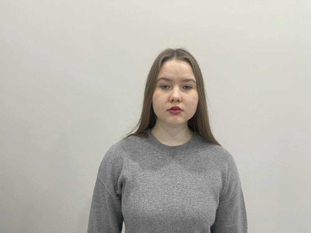 ElvinaClive offline chatrum