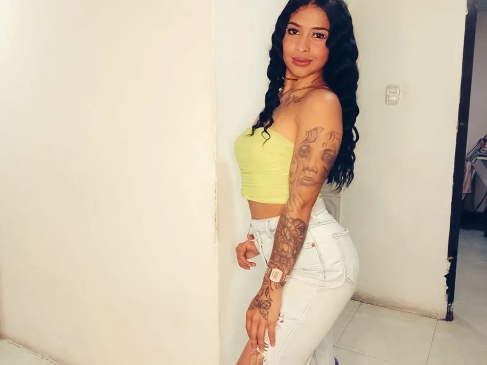 MelissaAndZeuss' Offline XXX Chat