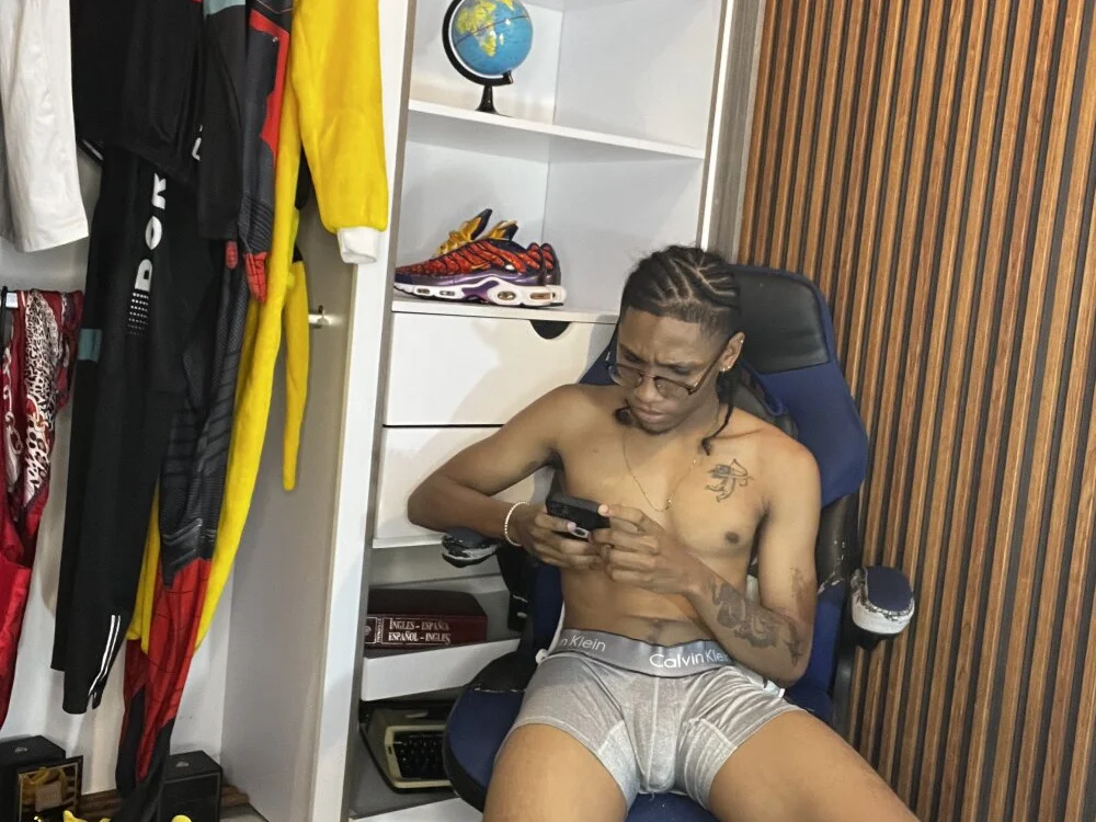 Chat +18 off-line de yandi_hot