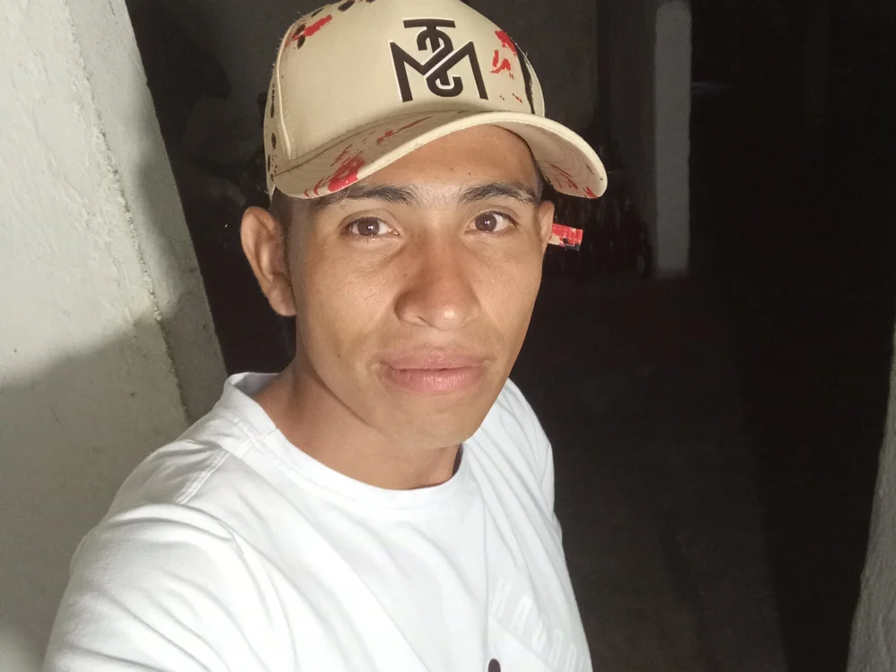 eltio4241's Offline Chat Room
