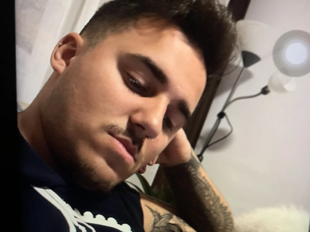 label999's Offline Chat Room
