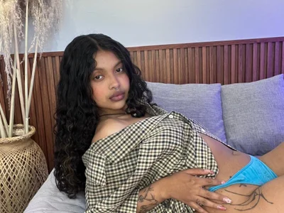 Sara_cruz21 Female Stripteaseyoung Online Cam Adult