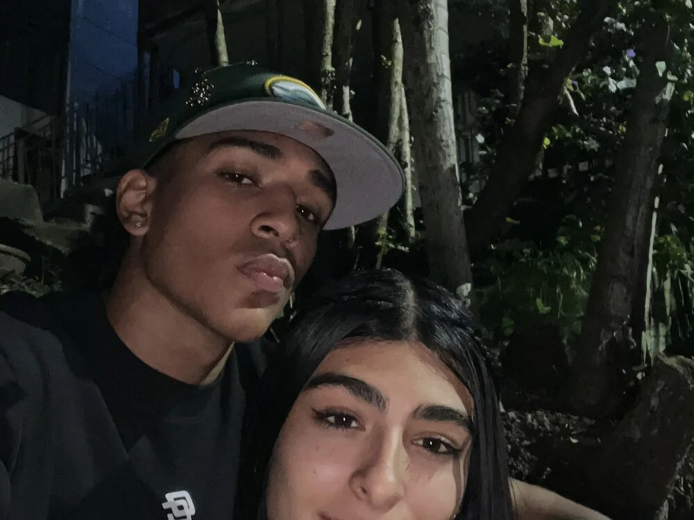 jazmin_and_aroon2 Adlı Modelin Çevrimdışı XXX Sohbeti