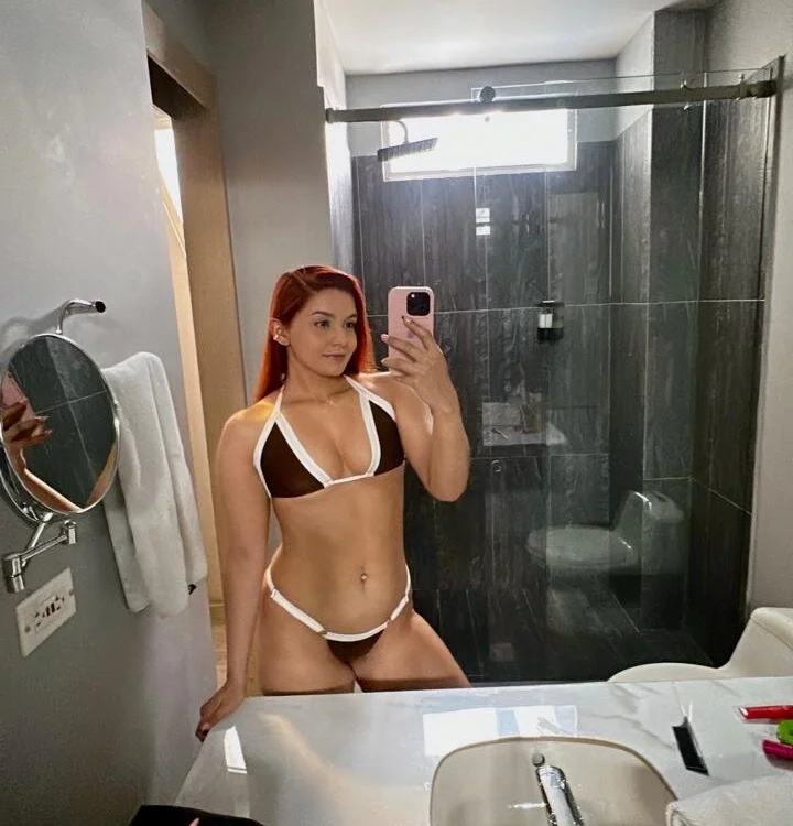 Melanyprada Offline XXX-Chat