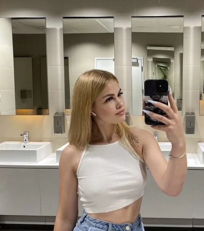 Alina_LovellyのオフラインXXXチャット