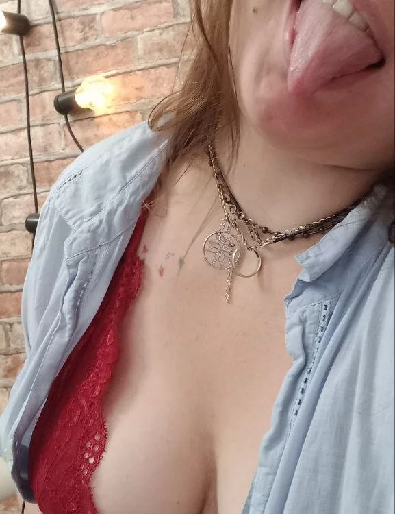 Amelia_Kiss_n Offline XXX chat