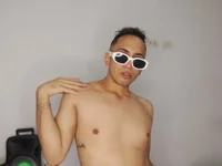Aaron_xe