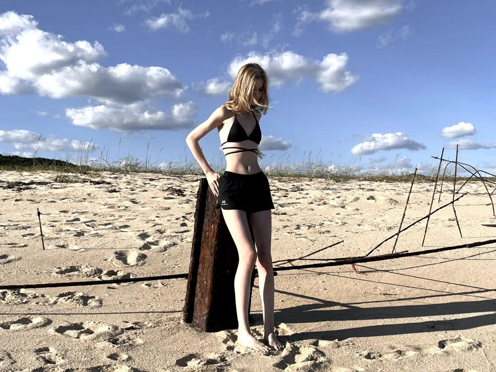 Vi6ginbabe's Offline XXX Chat