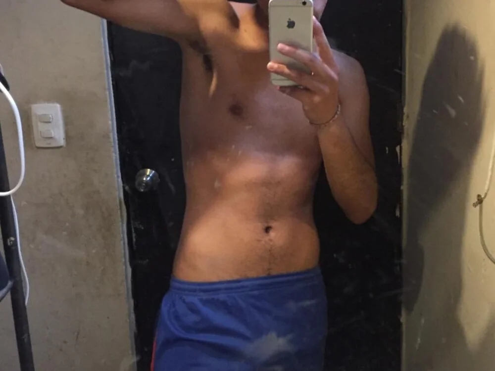 AlejandreBy Chat XXX Ngoại tuyến