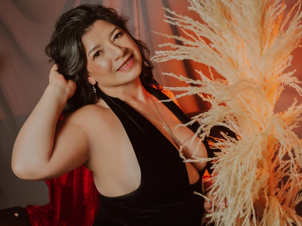 Madame_Jay's Offline XXX Chat