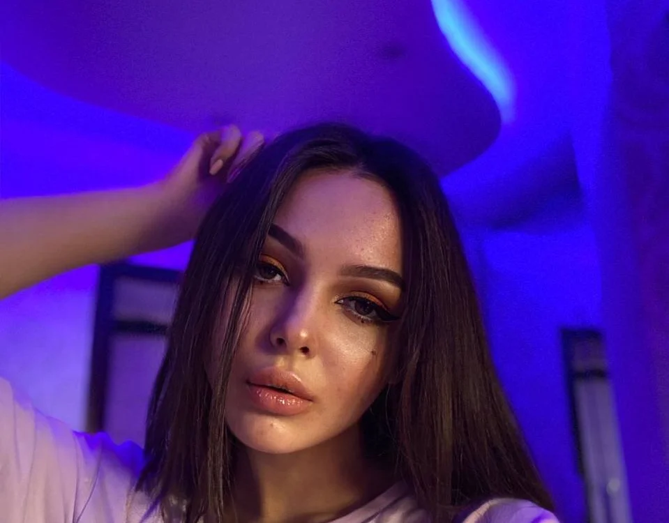 Amazing_Laura's Offline XXX Chat