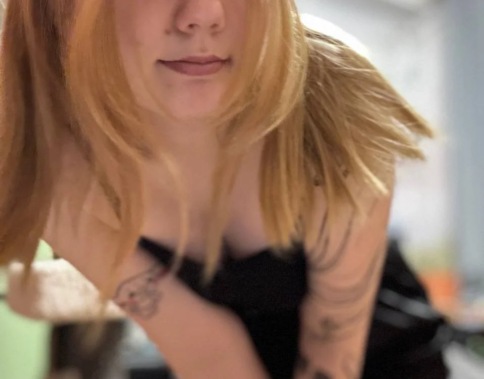 MiaWillis_'s Offline XXX Chat