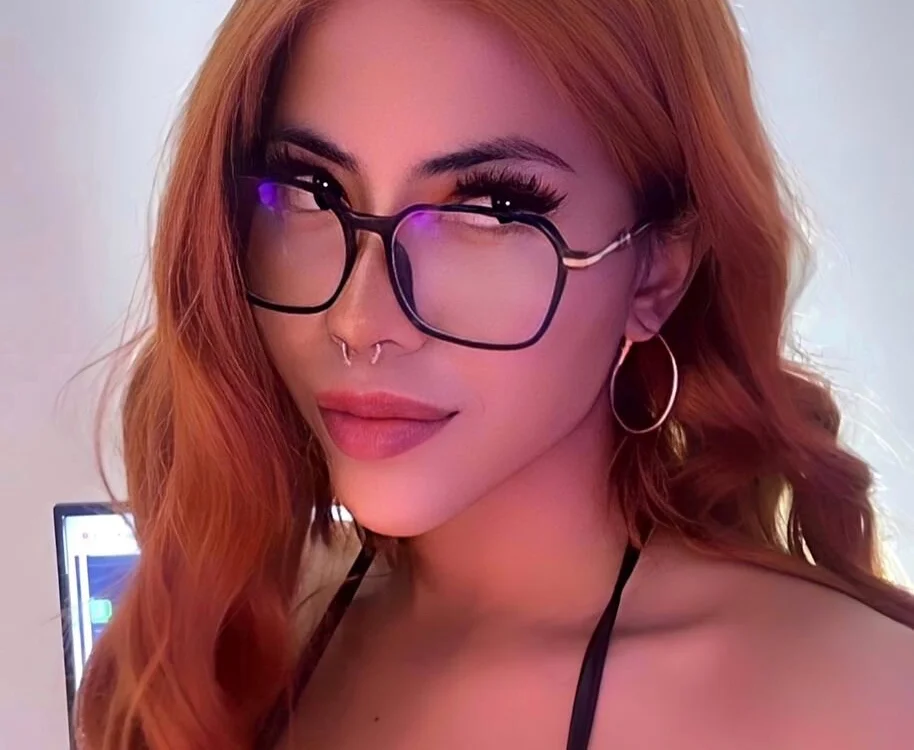 EnigmaQueen's Offline Chat Room