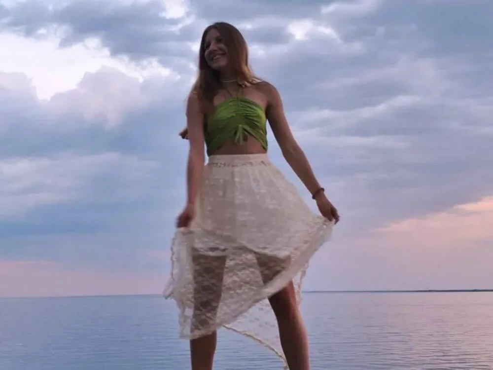 HazeLuneth – Offline XXX chat